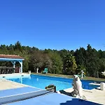 Blanquefort Hill Retreat *