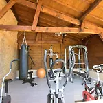Blanquefort Hill Retreat *