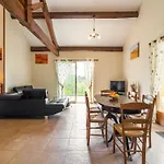 Blanquefort Hill Retreat *