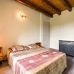 Blanquefort Hill Retreat *