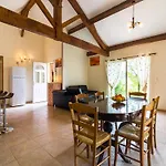 Casa de Férias Blanquefort Hill Retreat Saint-Cernin-de-lʼHerm