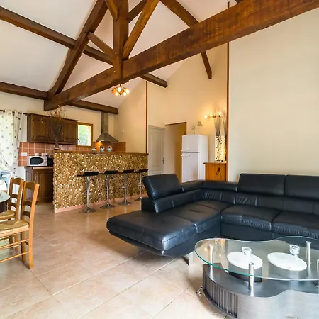 Blanquefort Hill Retreat Semesterbostad