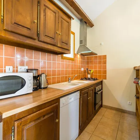 Blanquefort Hill Retreat