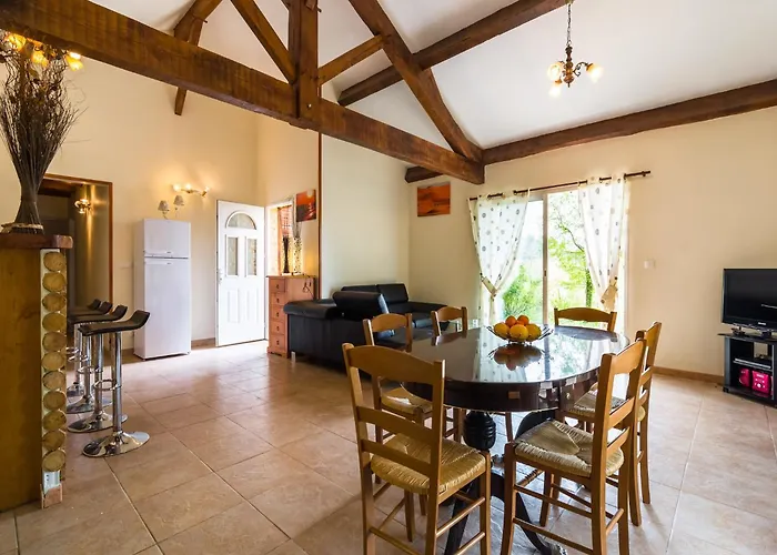 Casa de Férias Blanquefort Hill Retreat Saint-Cernin-de-lʼHerm