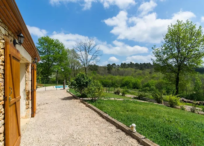 Blanquefort Hill Retreat