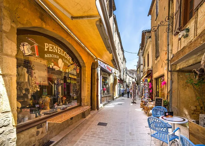 Blanquefort Hill Retreat